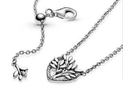 52-399261C01-Pandora-Heart-Family-Tree-Necklace.jpg