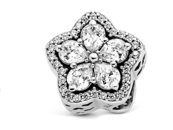 22-799224C01-Pandora-Sparkling-Snowflake-Pave-Charm-768x357.jpg