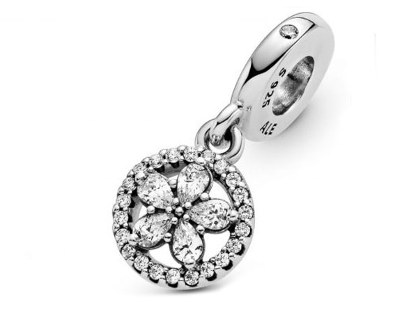 21-799222C01-Pandora-Sparkling-Snowflake-Circle-Dangle-Charm-768x395.jpg